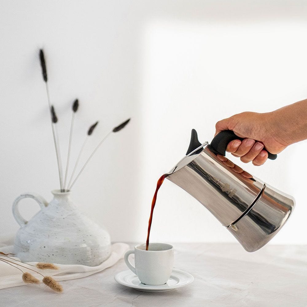 Chất liệu thép không gỉ giúp ấm hoạt động hiểu quả trên mọi loại bếp
